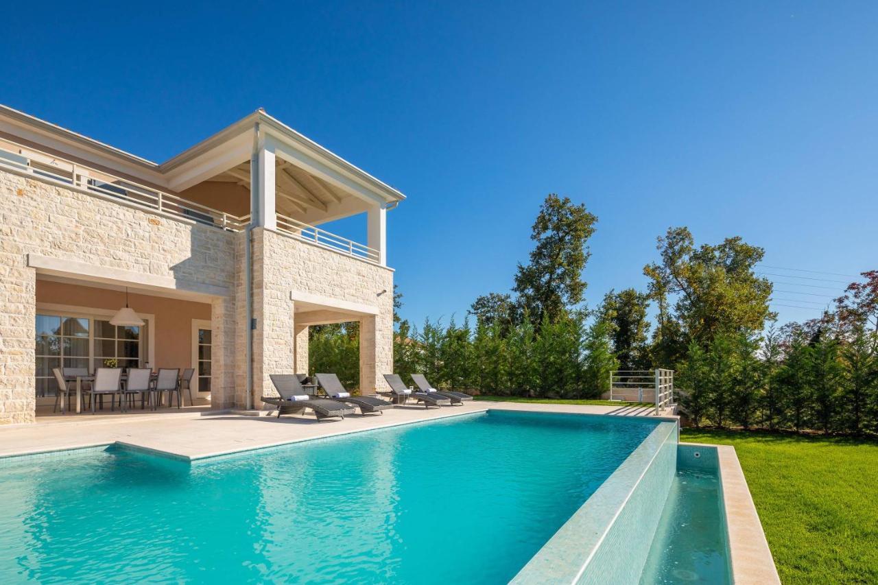 Villa Divine By Ilc Бртонигла Екстер'єр фото